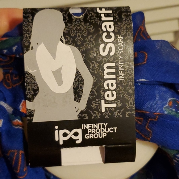 NWT:Florida Gators Infinity Scarf - Picture 4 of 8